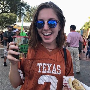 Meet your Posher, Avery